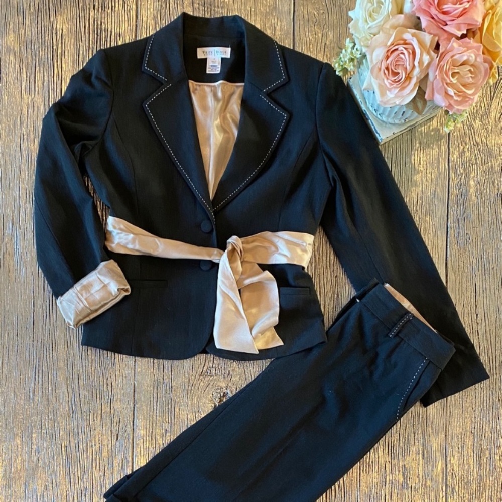 White House Black Market Jacket &Short set si 4,0